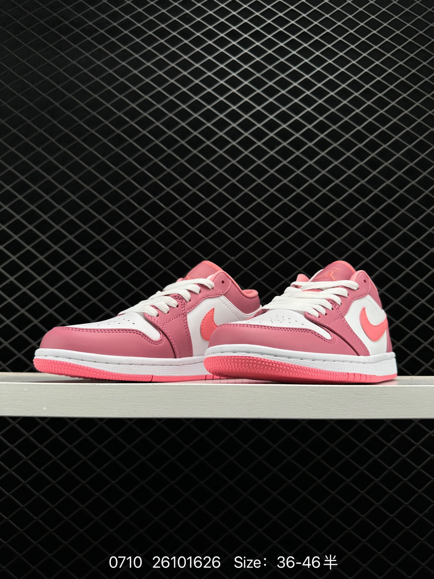 NIKE AIR JORDAN 1 LOW